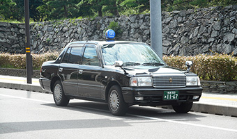 中型タクシー